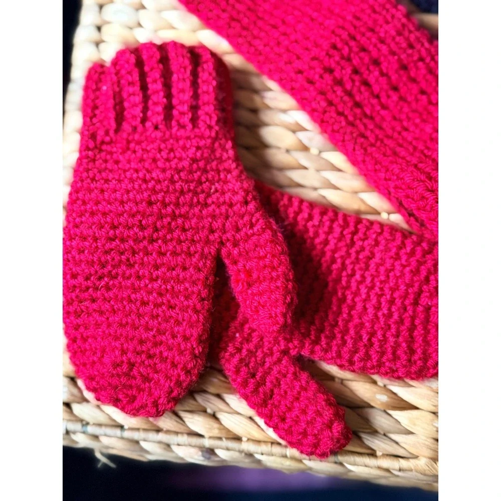 Handmade Race Car Crochet Hat Scarf Mittens Set Kids Red Lightning Bolt